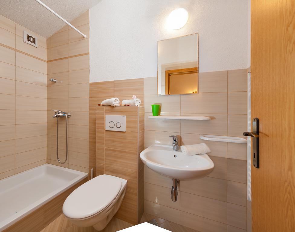 Apartments Mande And Kate Baška Voda Chambre photo